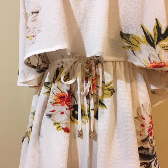 💥 CLEARANCE Off Shoulder Ruffled Floral Romper - Picture 8 of 8